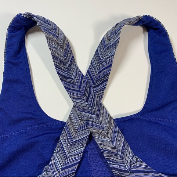 Size 8 Lululemon blue pattern thick straps X back all sport sports bra - Picture 7 of 15